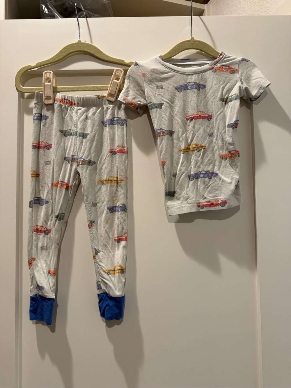 Angel Dear White Car-Print Pajama Set with Blue Cuffs and Multicolor Cars